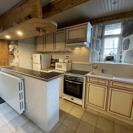 Aux Gardes Aux Pieds Des Montagnes Ferienhaus