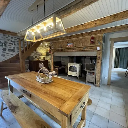 Ferienhaus Aux Gardes Aux Pieds Des Montagnes *