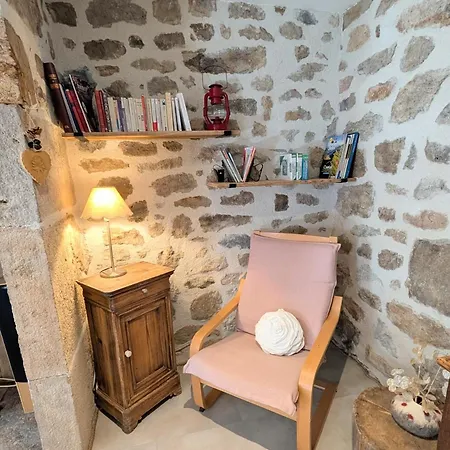 Aux Gardes Aux Pieds Des Montagnes Ferienhaus *