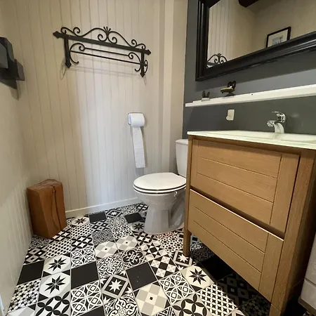 Aux Gardes Aux Pieds Des Montagnes Casa vacanze *