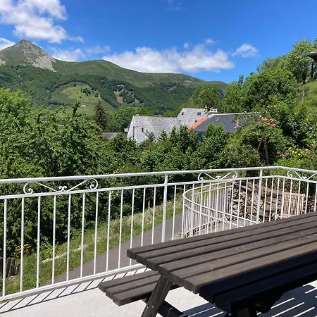 Aux Gardes Aux Pieds Des Montagnes Casa vacanze